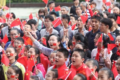 舞臺(tái)美術(shù)與燈光設(shè)計(jì)的視覺敘事